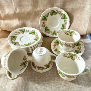 Royal Doulton Hereford 6 cup and saucer tea set. 8 plates and 6 cups fine china